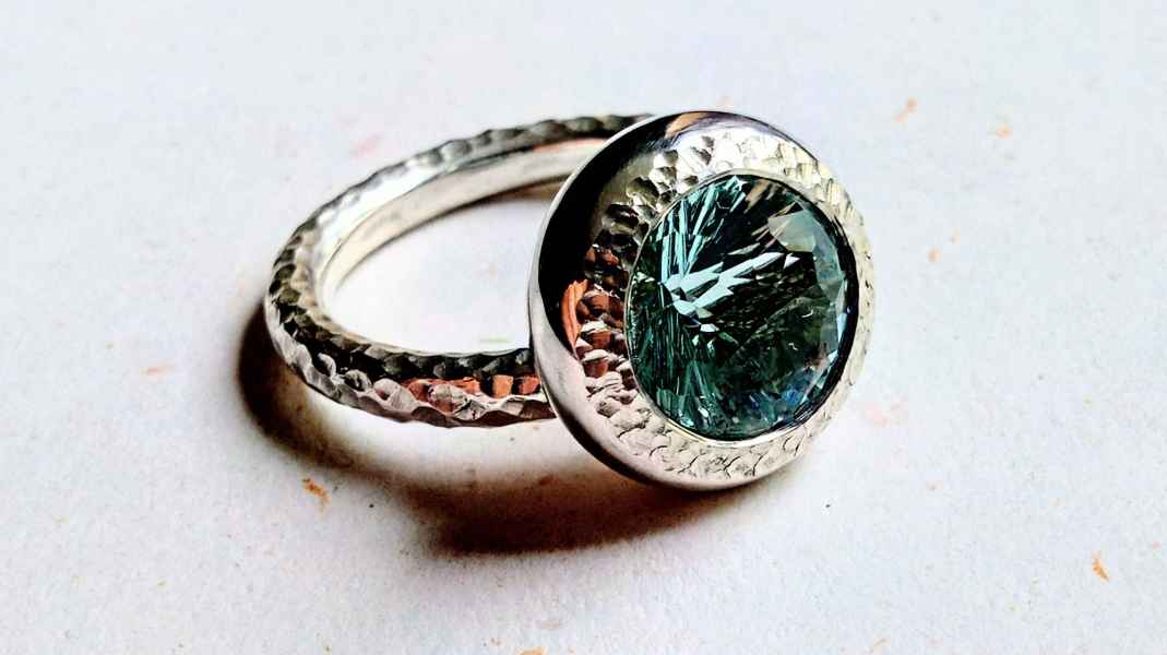 Aquamarin, konkav faccetiert, 925 Silber