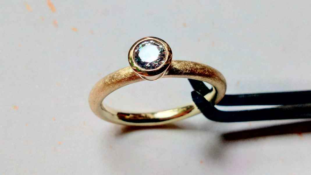 750 Gold, Brillant